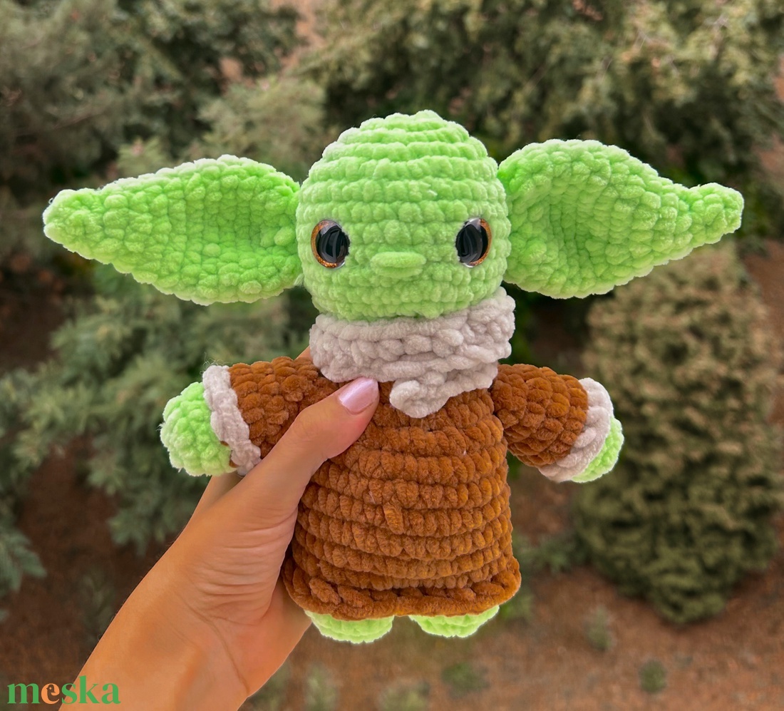 Horgolt Baby Yoda inspirálta plüss  - játék & sport - plüssállat & játékfigura - plüss mesefigurák - Meska.hu