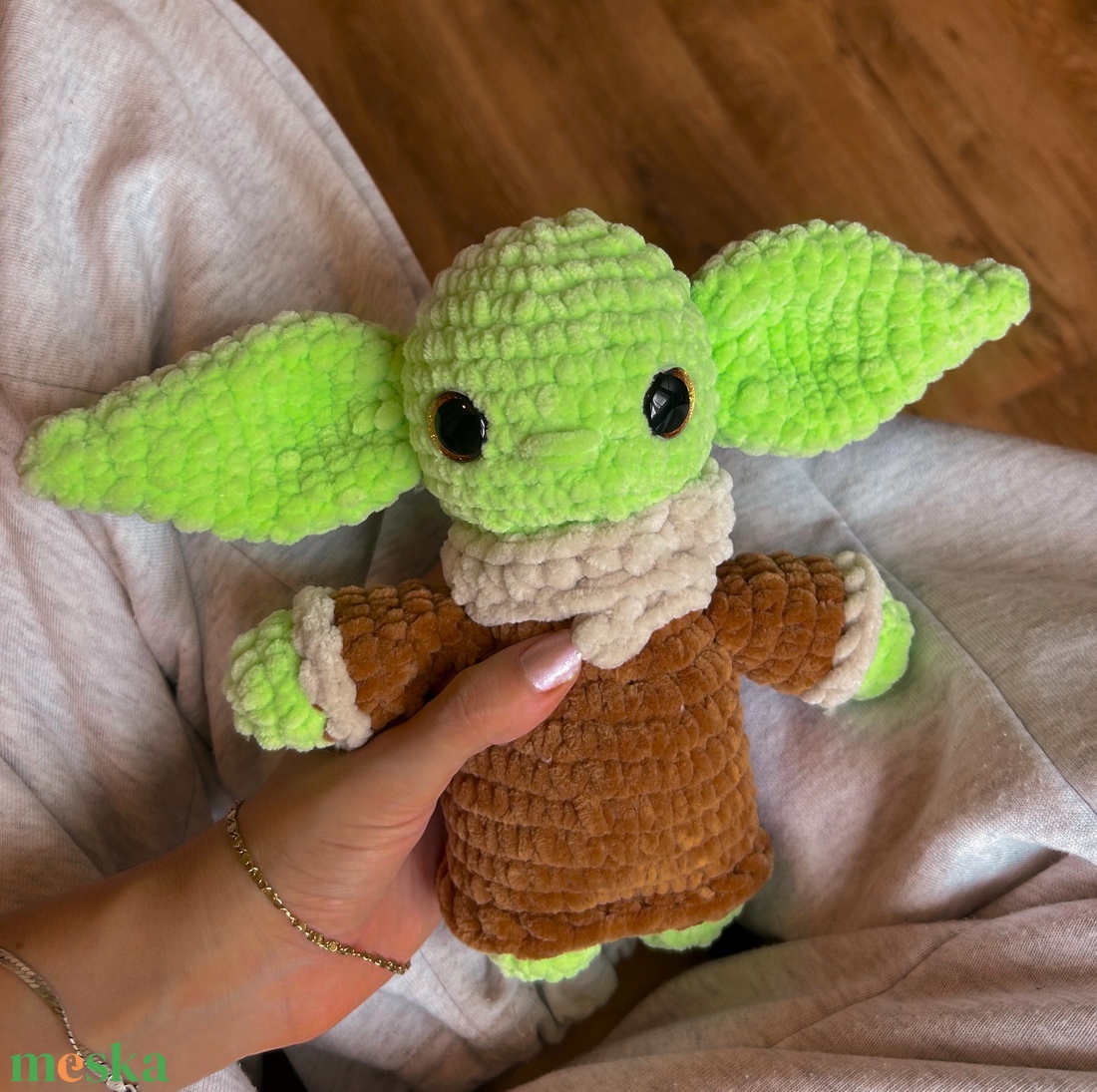 Horgolt Baby Yoda inspirálta plüss  - játék & sport - plüssállat & játékfigura - plüss mesefigurák - Meska.hu