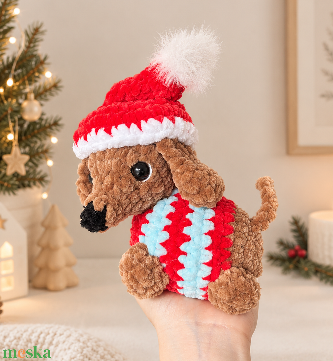 Horgolt karácsonyi tacskó plüss ruhában - játék & sport - plüssállat & játékfigura - kutya - Meska.hu