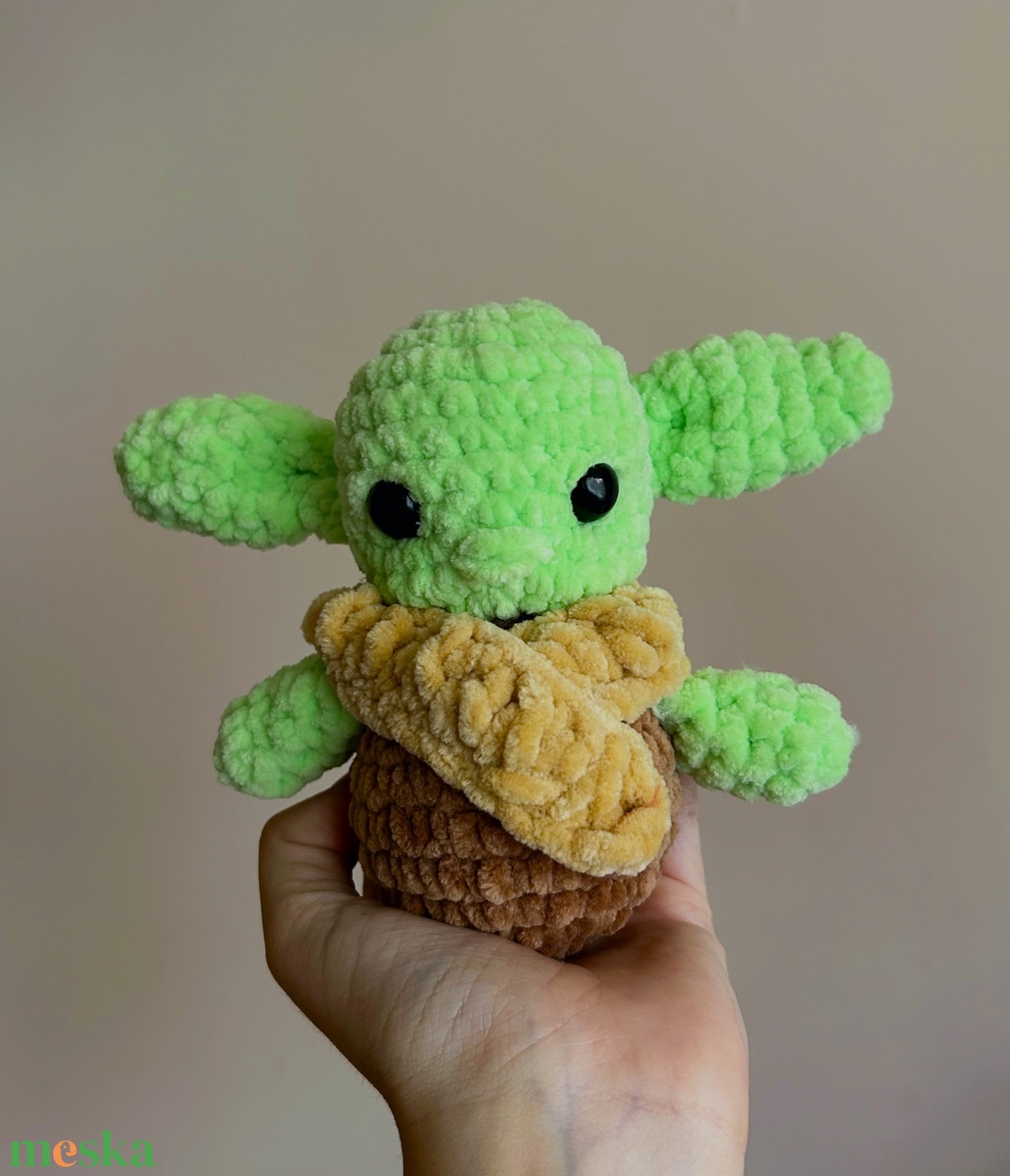 Horgolt Baby Yoda amigurumi plüss - játék & sport - plüssállat & játékfigura - plüss mesefigurák - Meska.hu