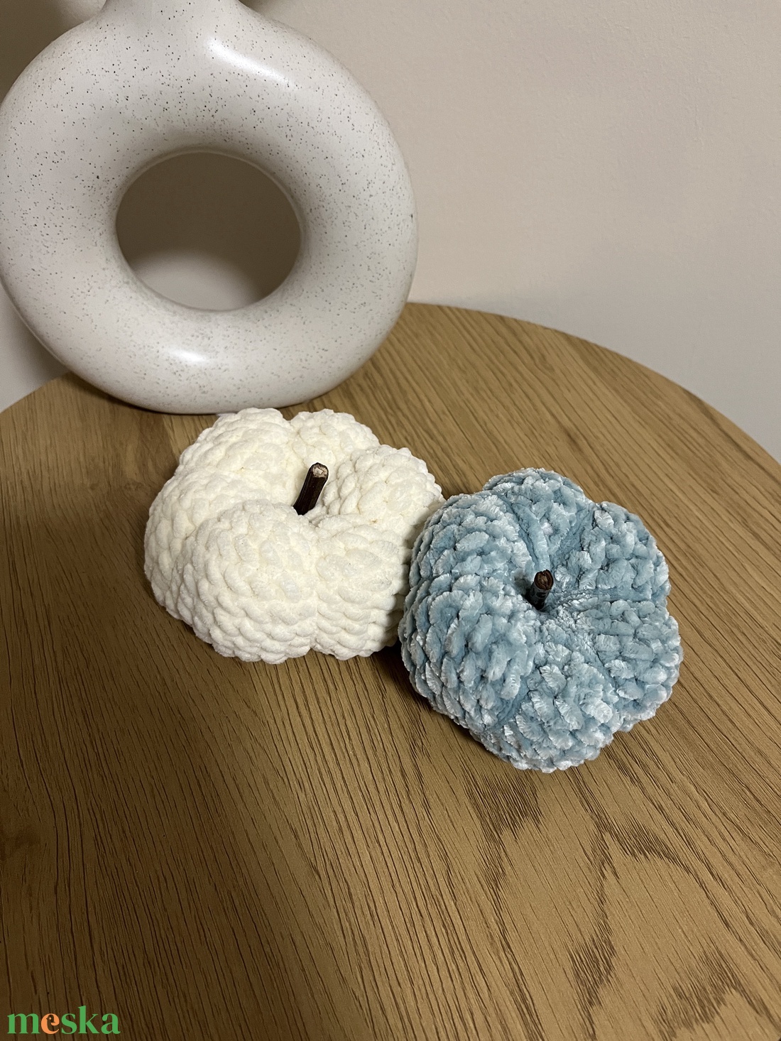 Horgolt tök zseníliafonalból, fa száracskával (10 cm) - kellékek & szerszámok - dekorációs kellékek - őszi dekor - őszi dekortök - Meska.hu Horgolt tök zseníliafonalból, fa száracskával (10 cm) - kellékek & szerszámok - dekorációs kellékek - őszi dekor - őszi dekortök - Meska.hu