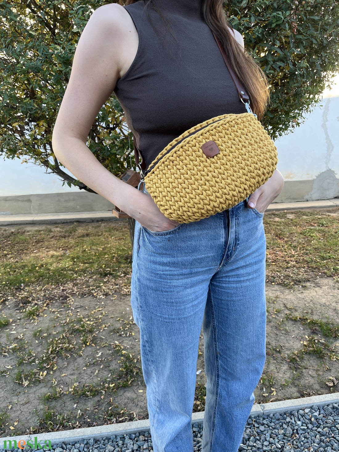 Horgolt musztársárga övtáska  őszi hangulatban - táska & tok - övtáska - Meska.hu