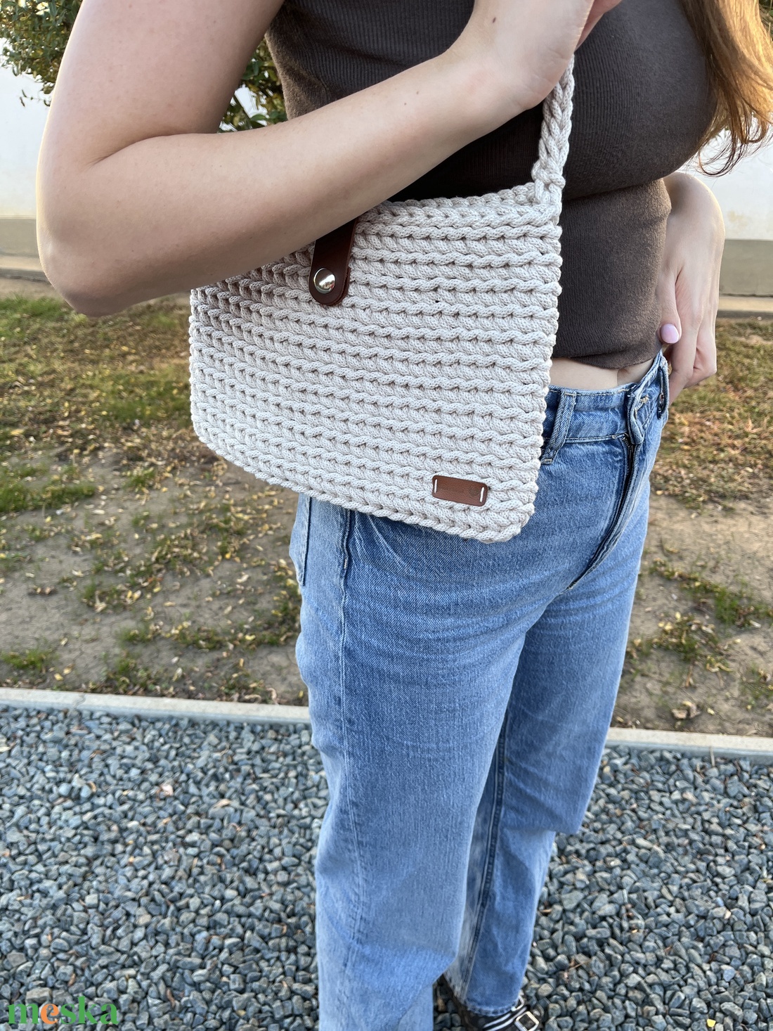 Horgolt kisméretű válltáska pamut béléssel  elegáns, kézzel készült darab - táska & tok - kézitáska & válltáska - válltáska - Meska.hu