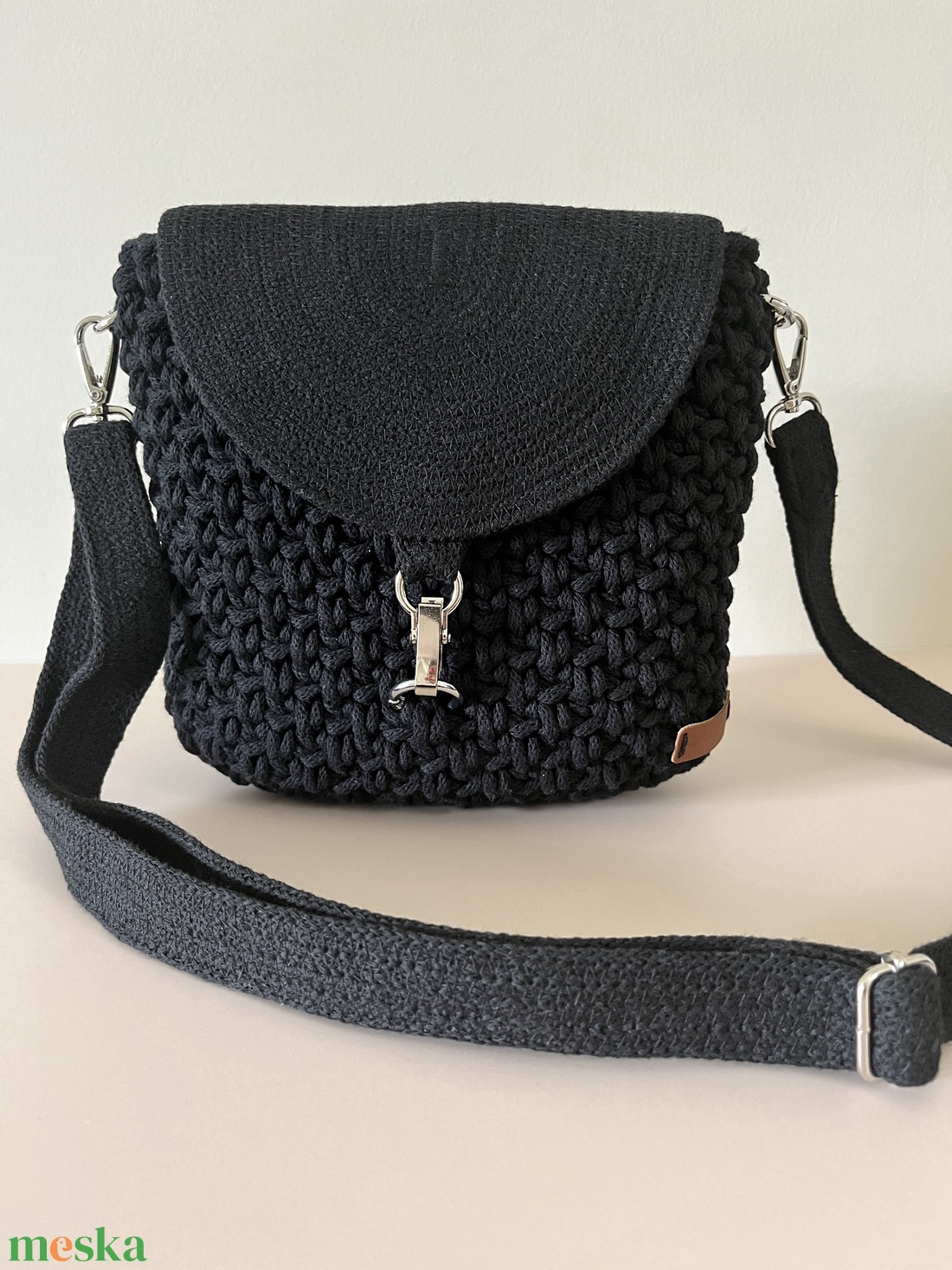 Horgolt crossbody táska - táska & tok - kézitáska & válltáska - vállon átvethető táska - Meska.hu