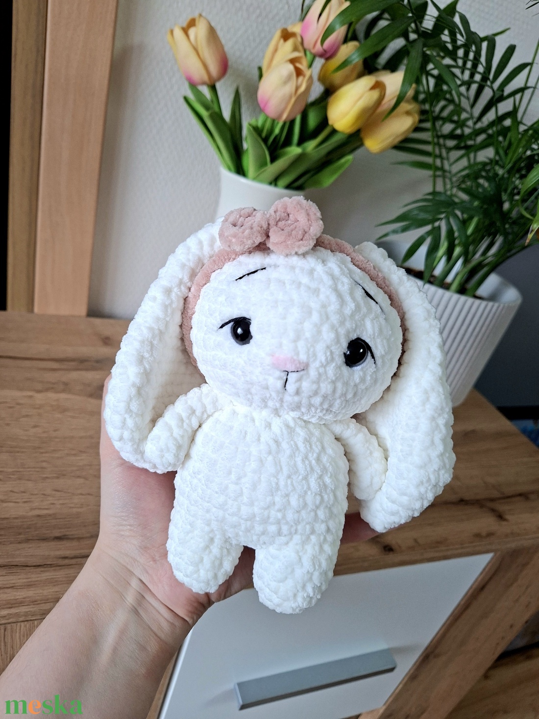 Horgolt hosszúfülű nyuszi masnival - játék & sport - plüssállat & játékfigura - nyuszi - Meska.hu