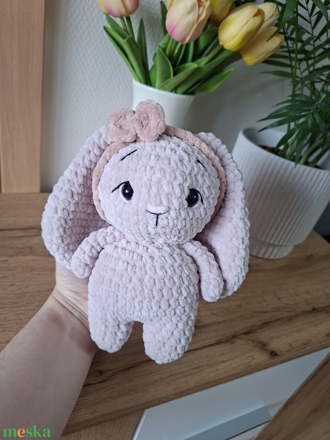Horgolt hosszúfülű nyuszi masnival - játék & sport - plüssállat & játékfigura - nyuszi - Meska.hu