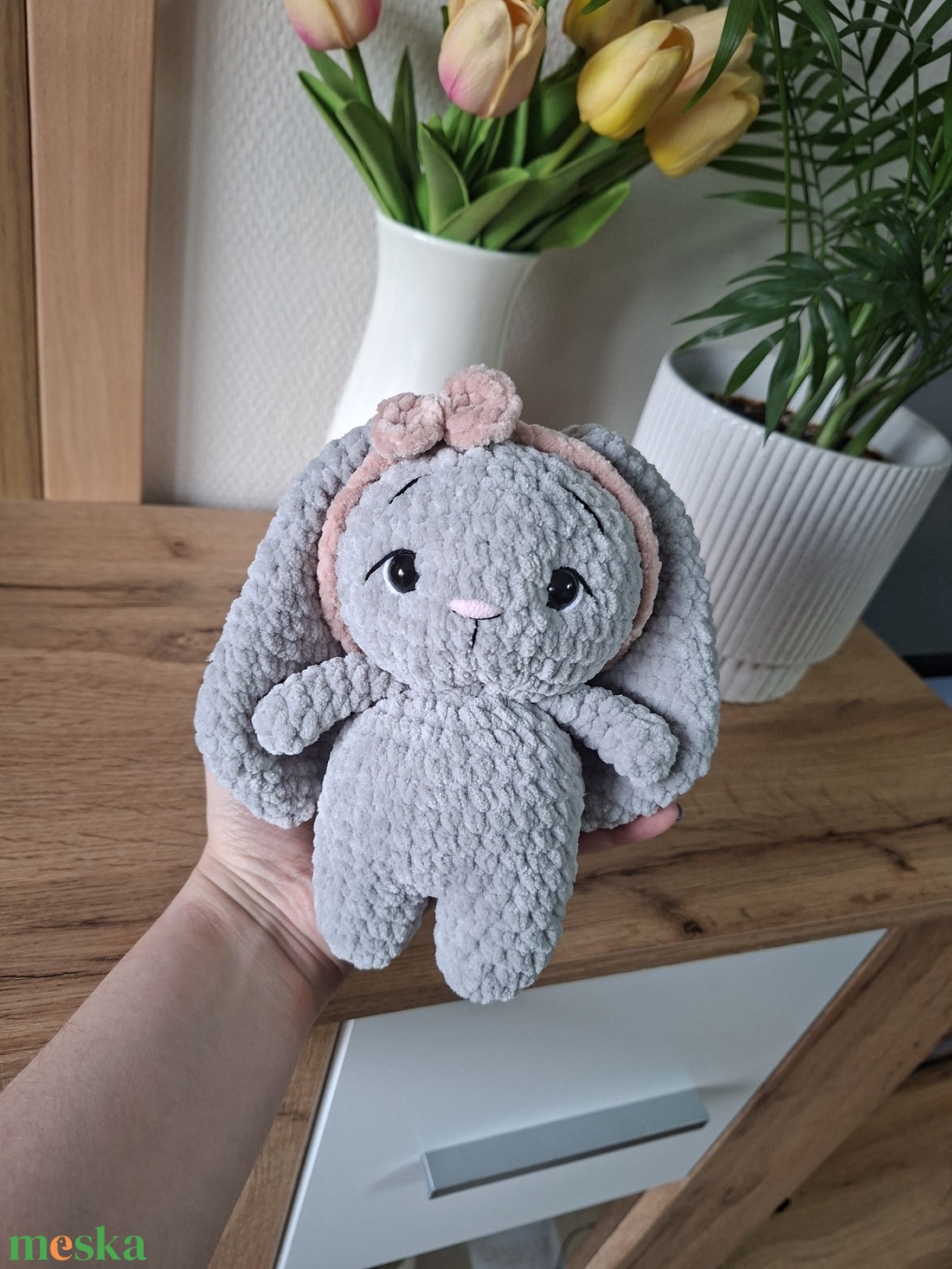 Horgolt hosszúfülű nyuszi masnival - játék & sport - plüssállat & játékfigura - nyuszi - Meska.hu