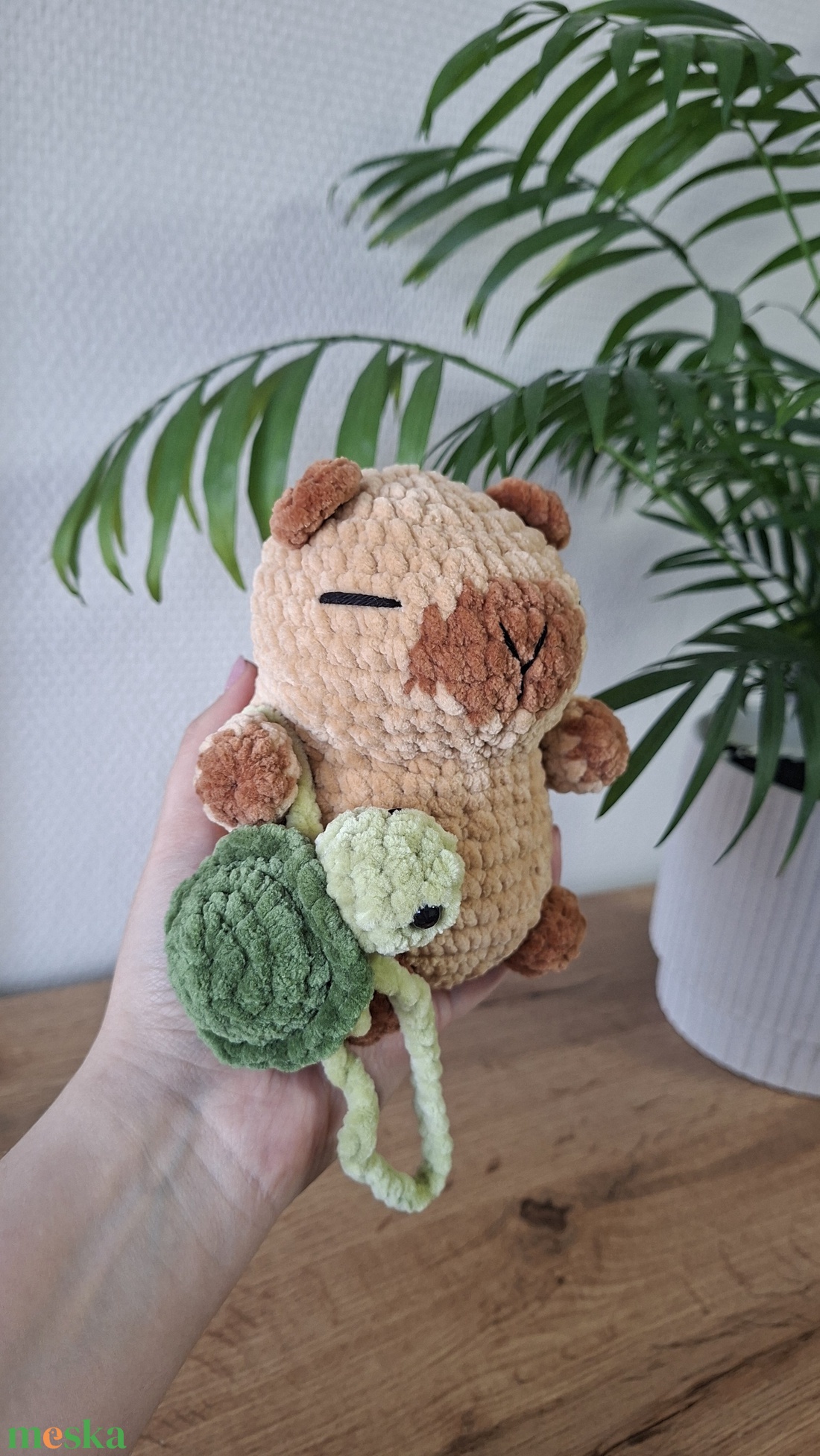 Horgolt capybara kis teknősös hátizsákkal - játék & sport - plüssállat & játékfigura - nyuszi - Meska.hu