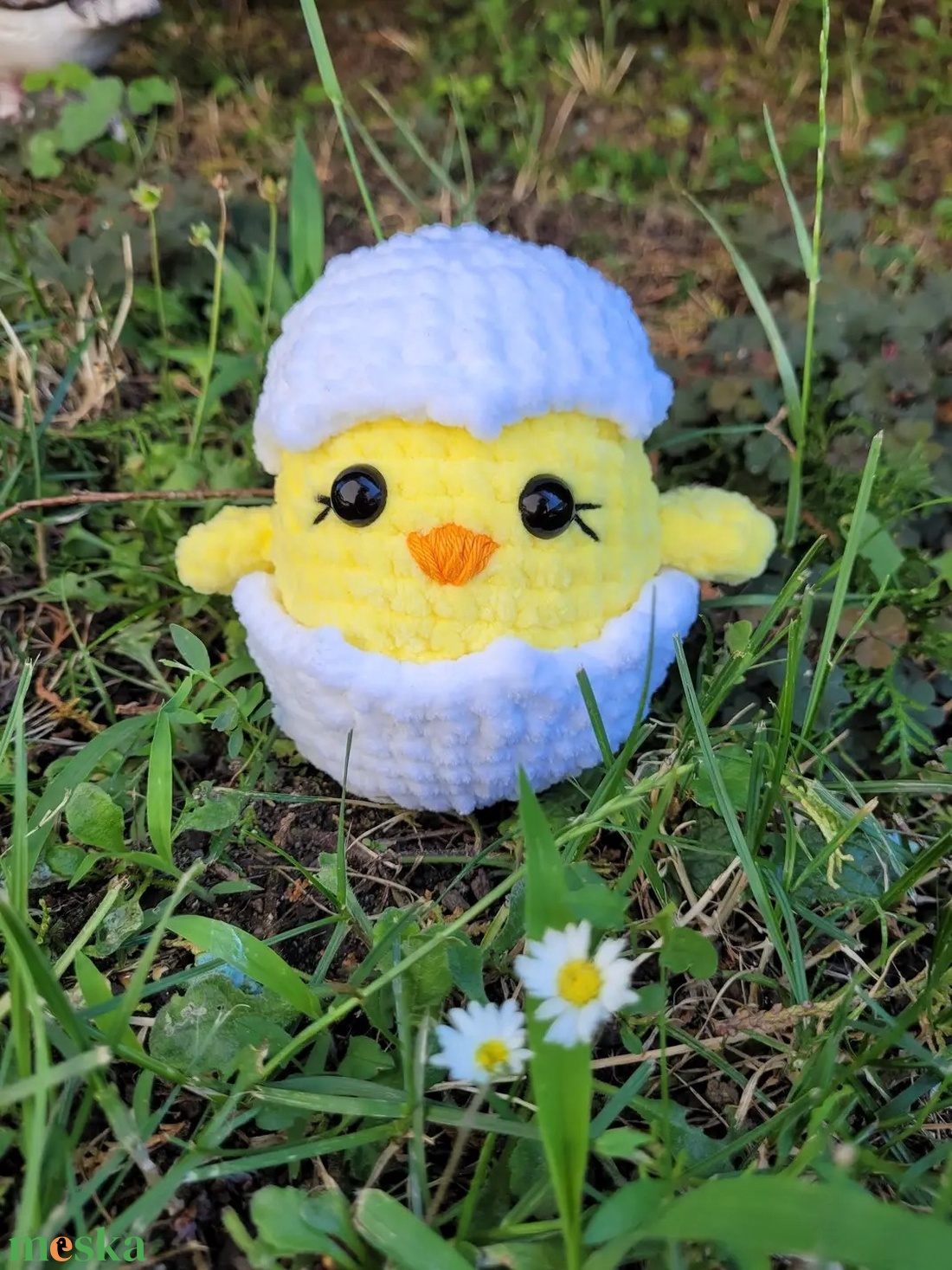 Horgolt kiscsibe tojáshéjjal - játék & sport - plüssállat & játékfigura - más figura - Meska.hu