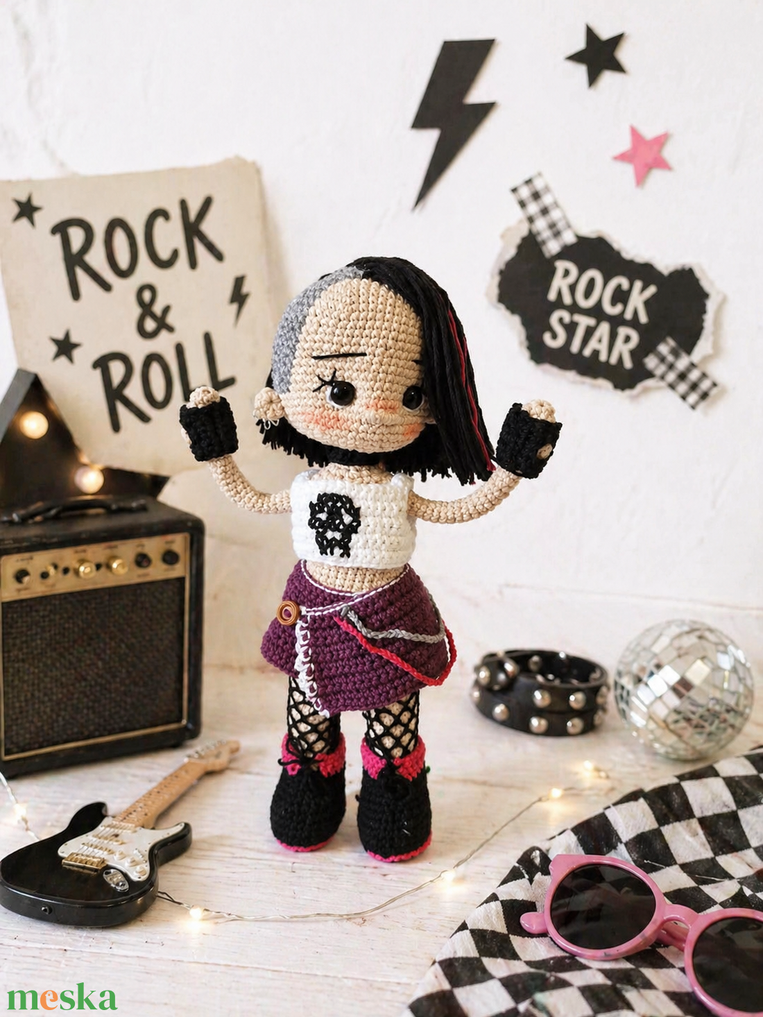 Rock lány baba. Amigurumi baba. Horgolt baba - játék & sport - plüssállat & játékfigura - ember - Meska.hu