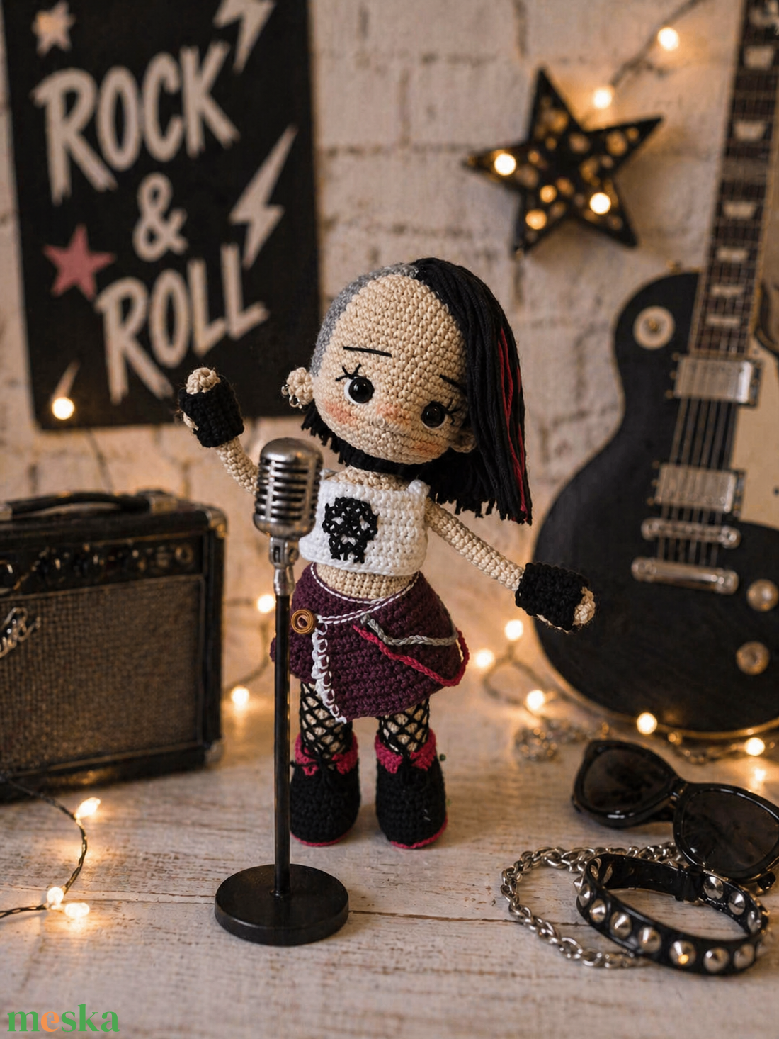 Rock lány baba. Amigurumi baba. Horgolt baba - játék & sport - plüssállat & játékfigura - ember - Meska.hu