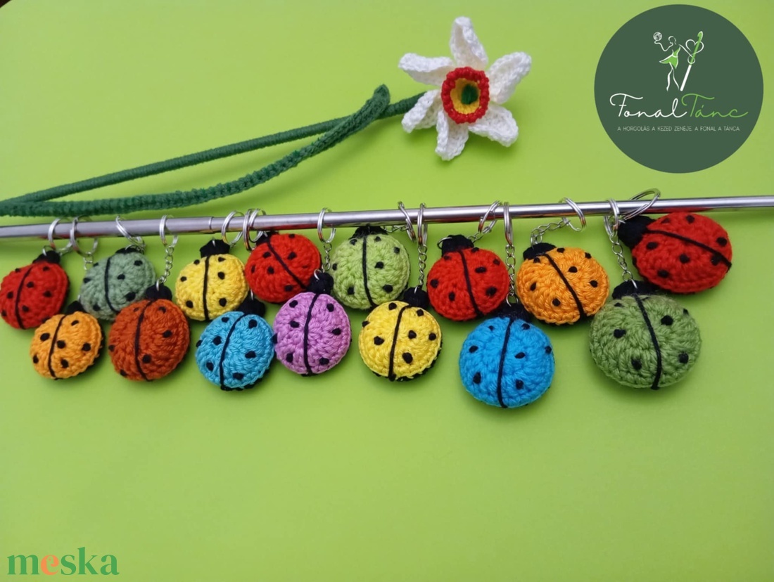 szerencsehozó katica - táska & tok - kulcstartó & táskadísz - táskadísz - Meska.hu