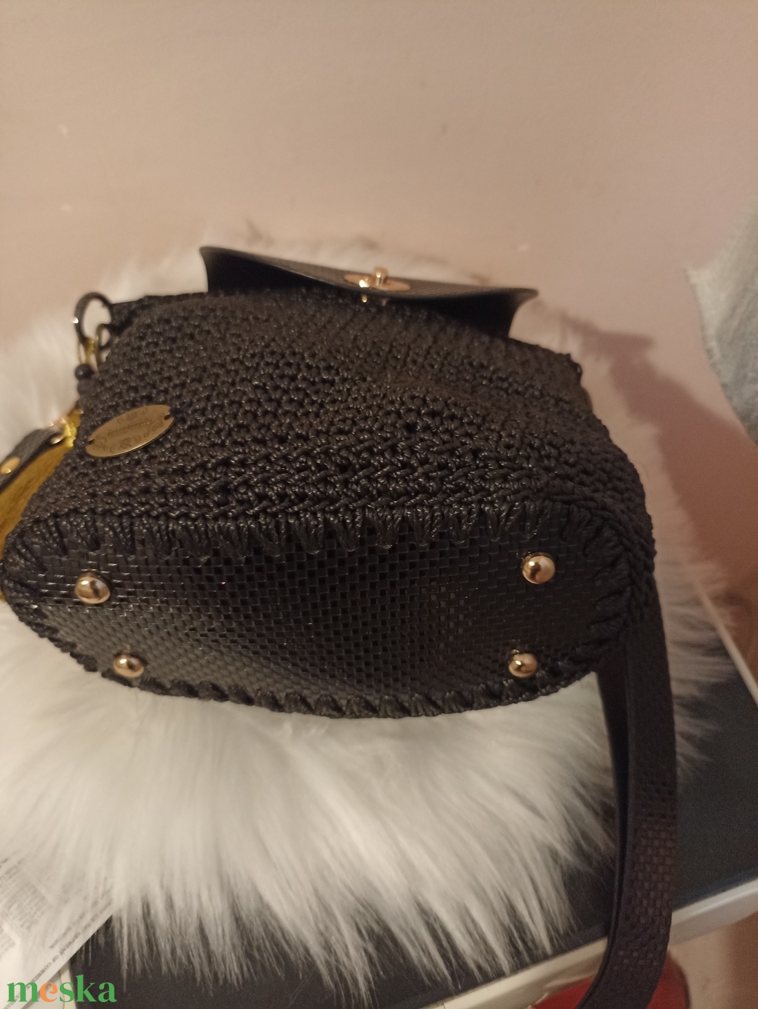 Elegáns fekete horgolt táska arany részletekkel � kézzel készült, különleges darab - táska & tok - kézitáska & válltáska - kézitáska - Meska.hu