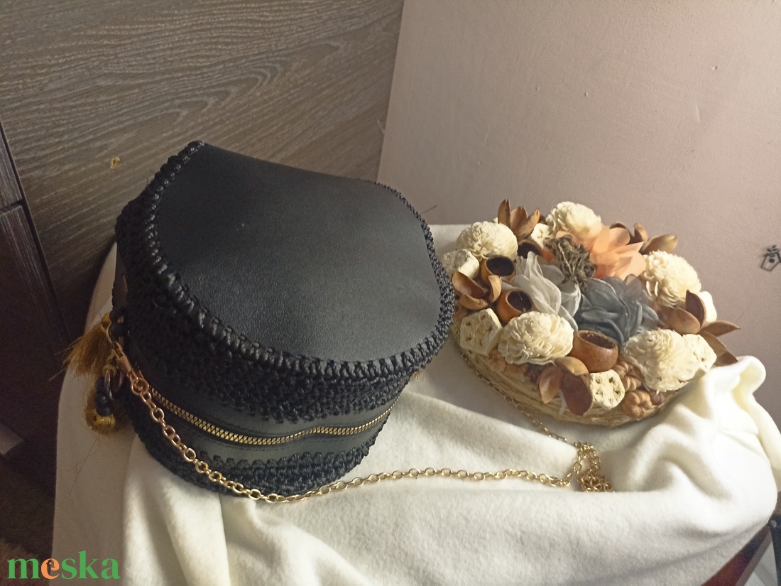 Fekete Bársony-Kézműves női táska - táska & tok - kézitáska & válltáska - alkalmi táska - Meska.hu