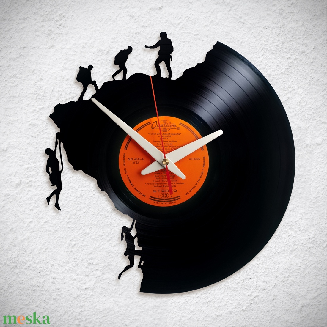 Hegymászó - Bakelit falióra - otthon & életmód - dekoráció - fali és függő dekoráció - falióra & óra - Meska.hu