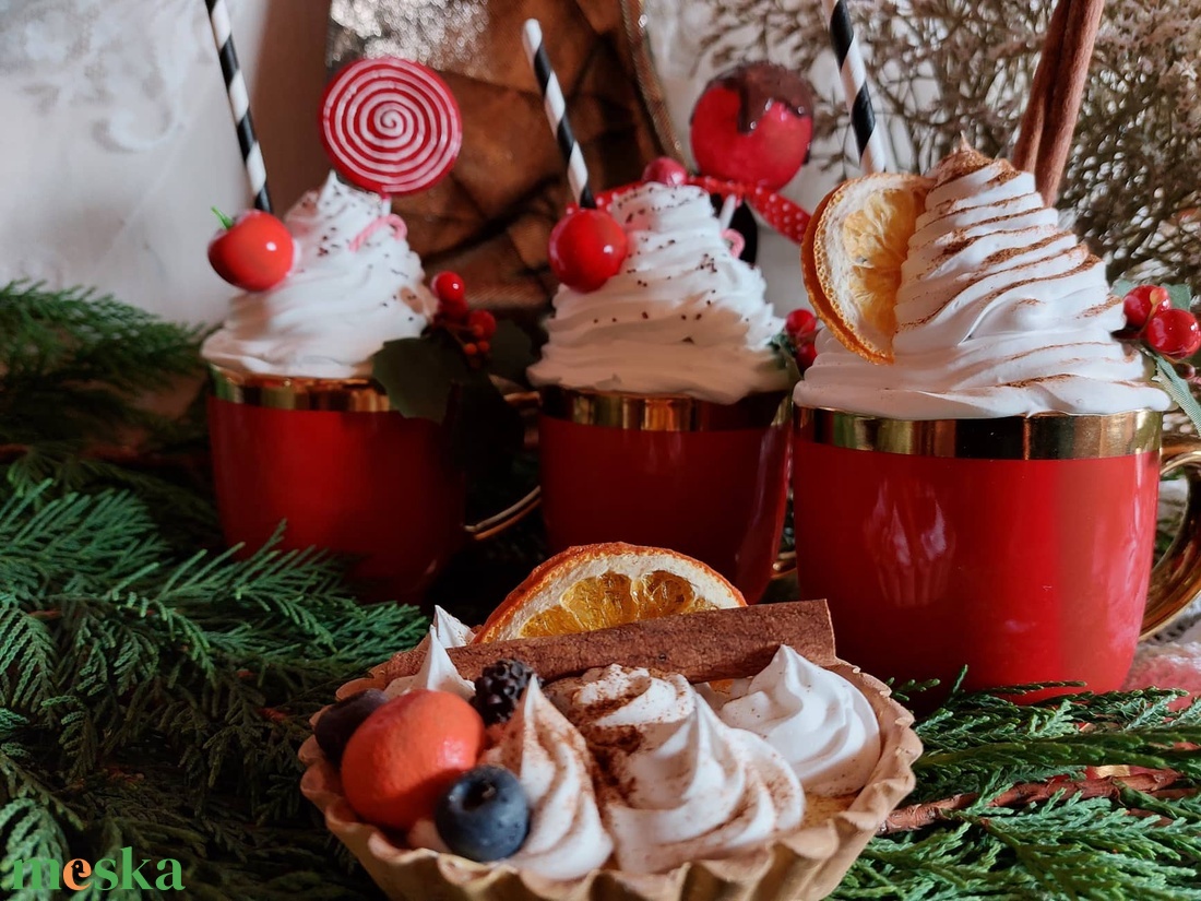 Karácsonyi tejszínhabos forró csoki popcake-kel - esküvő - dekoráció - sütidísz - Meska.hu Karácsonyi tejszínhabos forró csoki popcake-kel - esküvő - dekoráció - sütidísz - Meska.hu