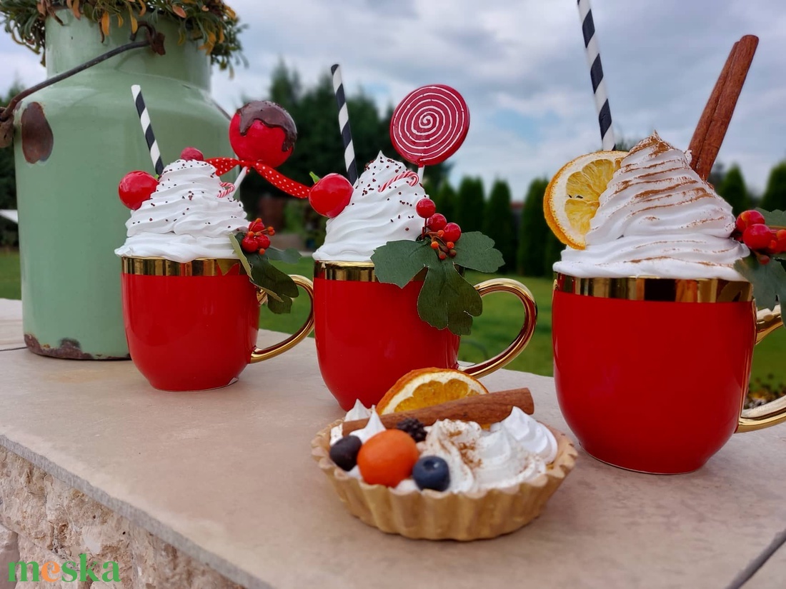 Karácsonyi tejszínhabos forró csoki popcake-kel - esküvő - dekoráció - sütidísz - Meska.hu Karácsonyi tejszínhabos forró csoki popcake-kel - esküvő - dekoráció - sütidísz - Meska.hu