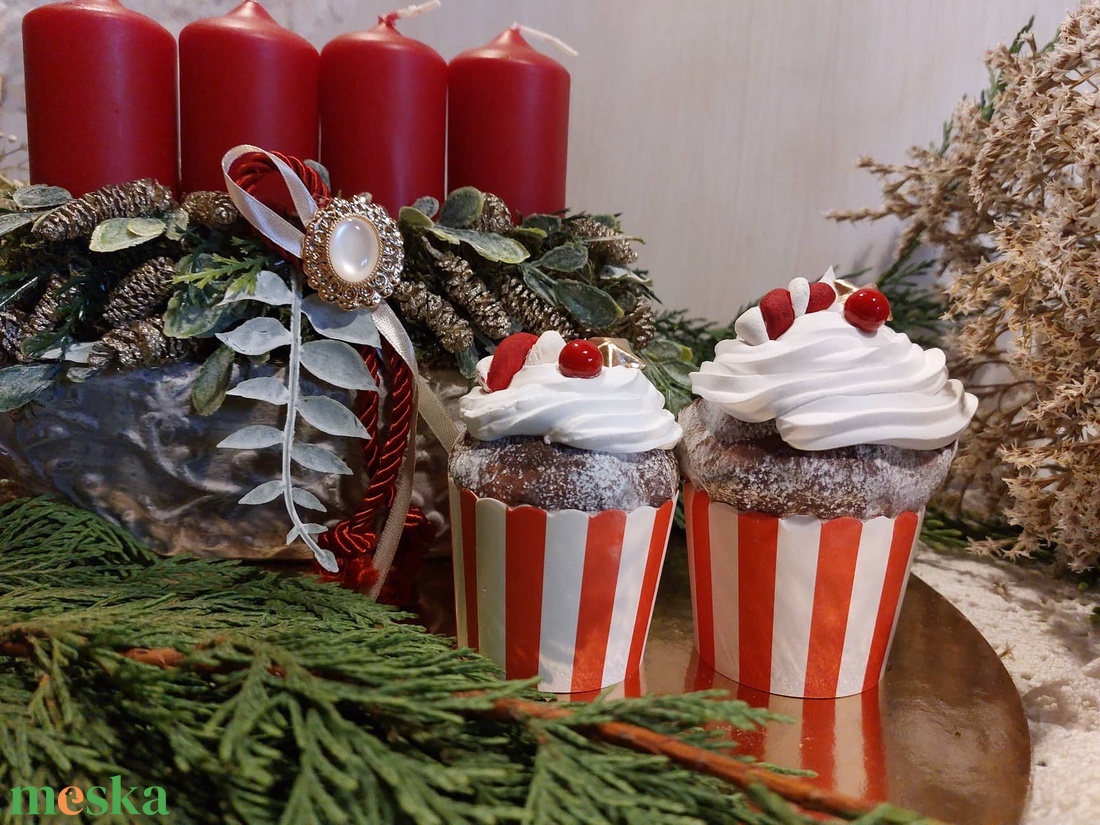 Csokis tejszínhabos karácsonyi cupcake 2 db egy csomagban - esküvő - dekoráció - sütidísz - Meska.hu Csokis tejszínhabos karácsonyi cupcake 2 db egy csomagban - esküvő - dekoráció - sütidísz - Meska.hu