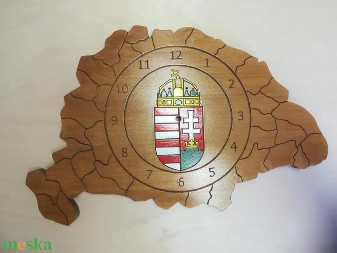 Kézzel faragott óra . Nagy Magyarország óra faragott festet címerrel. - otthon & életmód - dekoráció - fali és függő dekoráció - falióra & óra - Meska.hu Kézzel faragott óra . Nagy Magyarország óra faragott festet címerrel. - otthon & életmód - dekoráció - fali és függő dekoráció - falióra & óra - Meska.hu