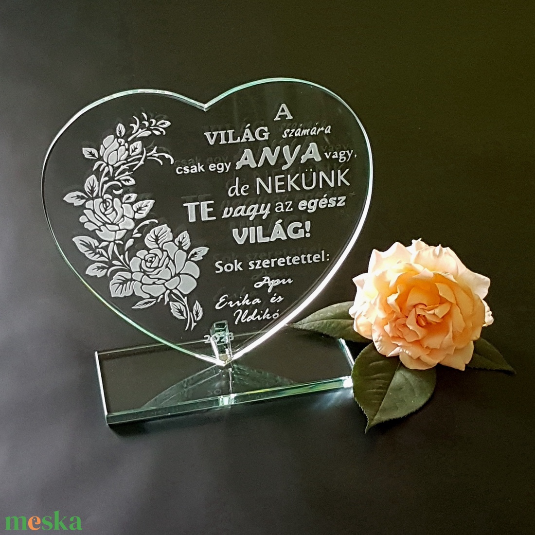 Szív alakú üveg emlékplakett (nemcsak) Anyák napjára - otthon & életmód - dekoráció - asztal és polc dekoráció - díszüveg - Meska.hu Szív alakú üveg emlékplakett (nemcsak) Anyák napjára - otthon & életmód - dekoráció - asztal és polc dekoráció - díszüveg - Meska.hu