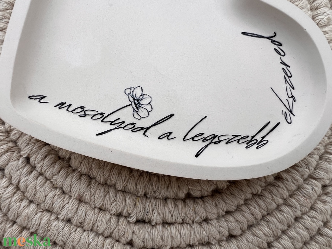 Mosolyod szív alakú tálka - otthon & életmód - dekoráció - asztal és polc dekoráció - dekorációs tál, tartó - Meska.hu