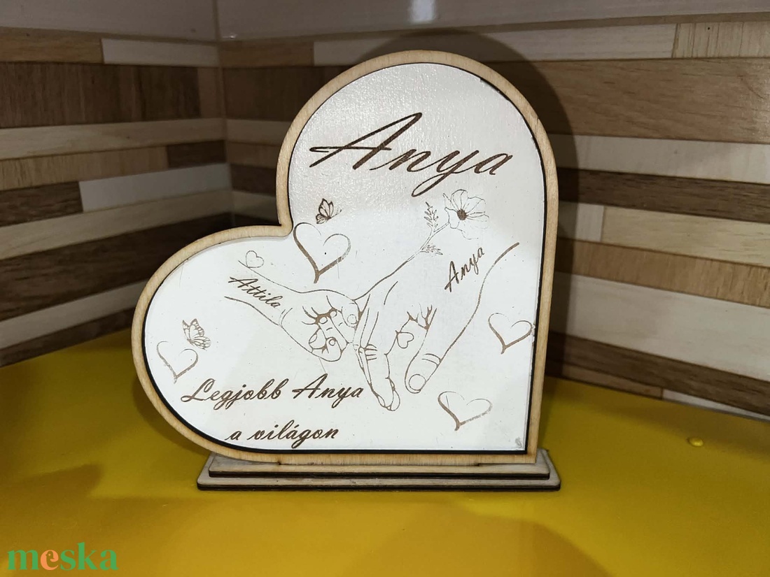 Személyre Szabott Családi Szív Dísz � Anyáknak és Nagymamáknak (Akár 6 gyermekkel) - otthon & életmód - dekoráció - asztal és polc dekoráció - gravírozott táblák - Meska.hu