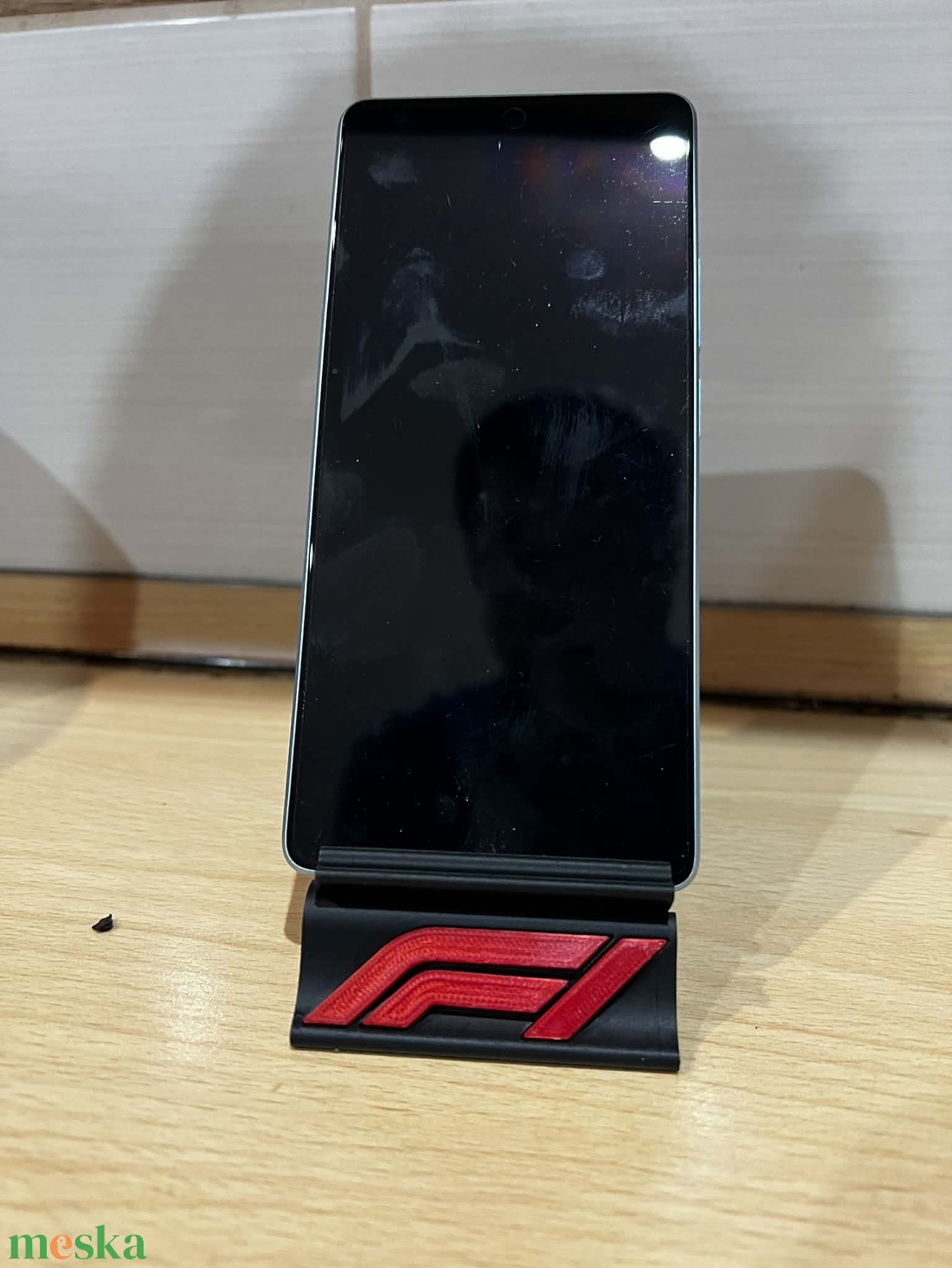 F1 telefonállvány � 3D nyomtatott, állítható dőlésszögű tartó - otthon & életmód - tárolás & rendszerezés - asztali telefontartó - Meska.hu