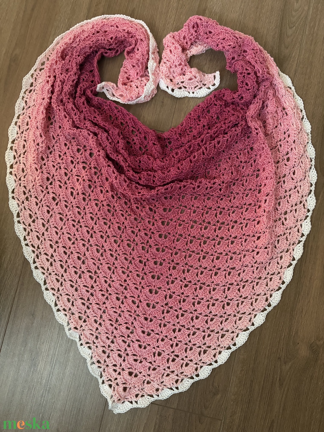 Ombre színátmenetes rózsaszín kendő - ruha & divat - sál, sapka, kendő - vállkendő - Meska.hu