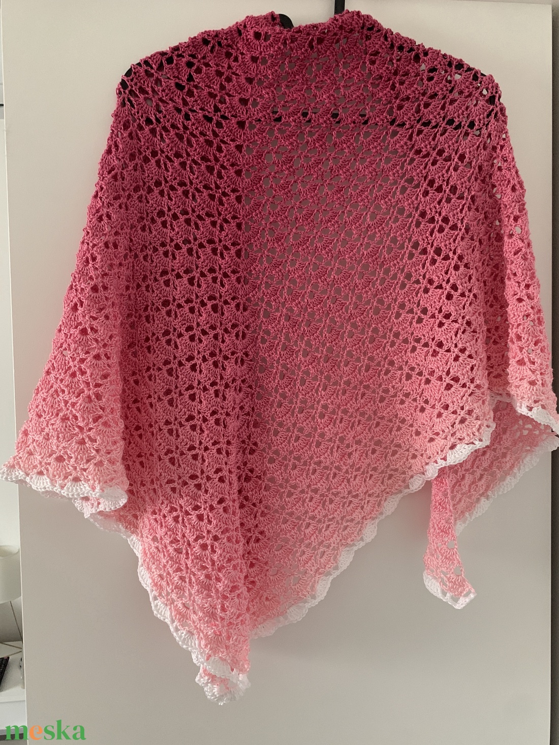 Ombre színátmenetes rózsaszín kendő - ruha & divat - sál, sapka, kendő - vállkendő - Meska.hu