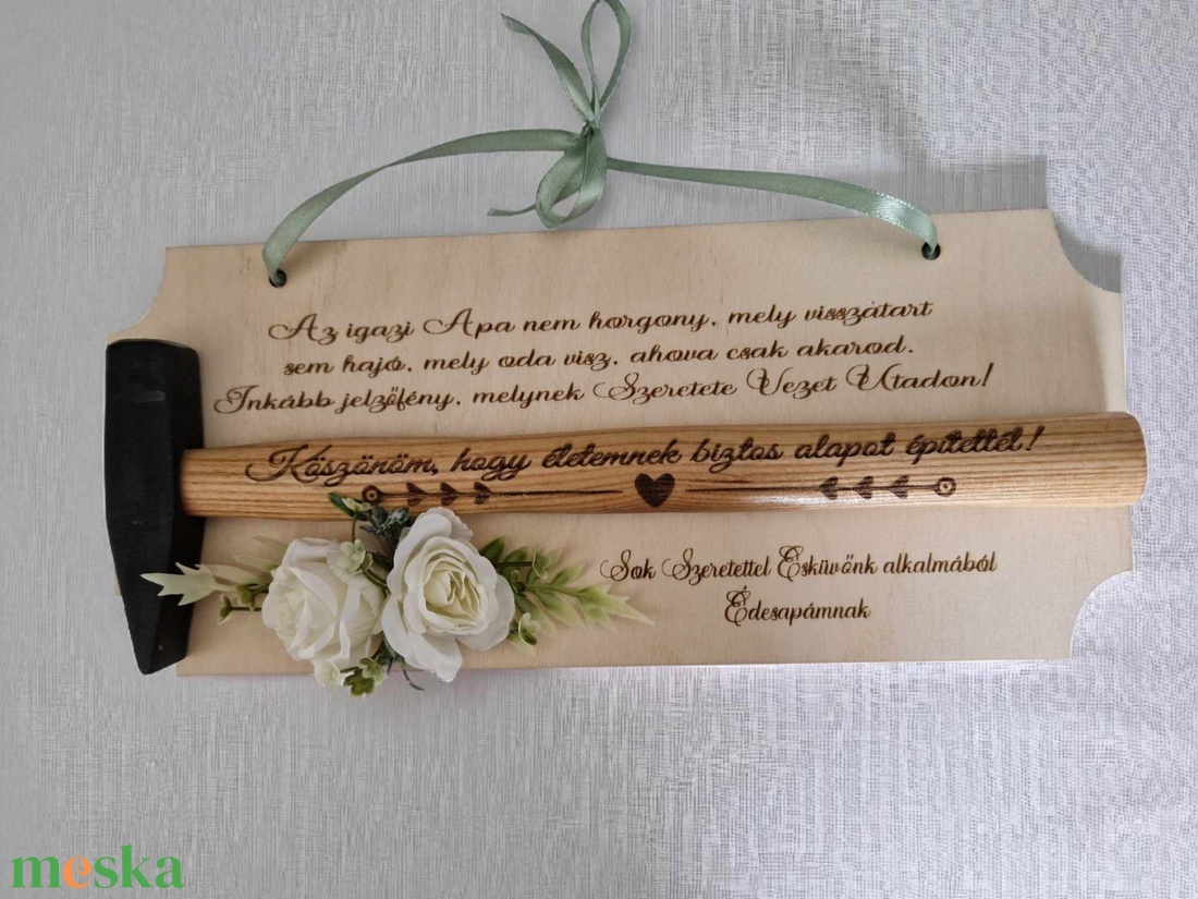 Esküvői Szülőköszöntő Gravírozott Tábla Kalapáccsal - esküvő - emlék & ajándék - szülőköszöntő ajándék - Meska.hu Esküvői Szülőköszöntő Gravírozott Tábla Kalapáccsal - esküvő - emlék & ajándék - szülőköszöntő ajándék - Meska.hu