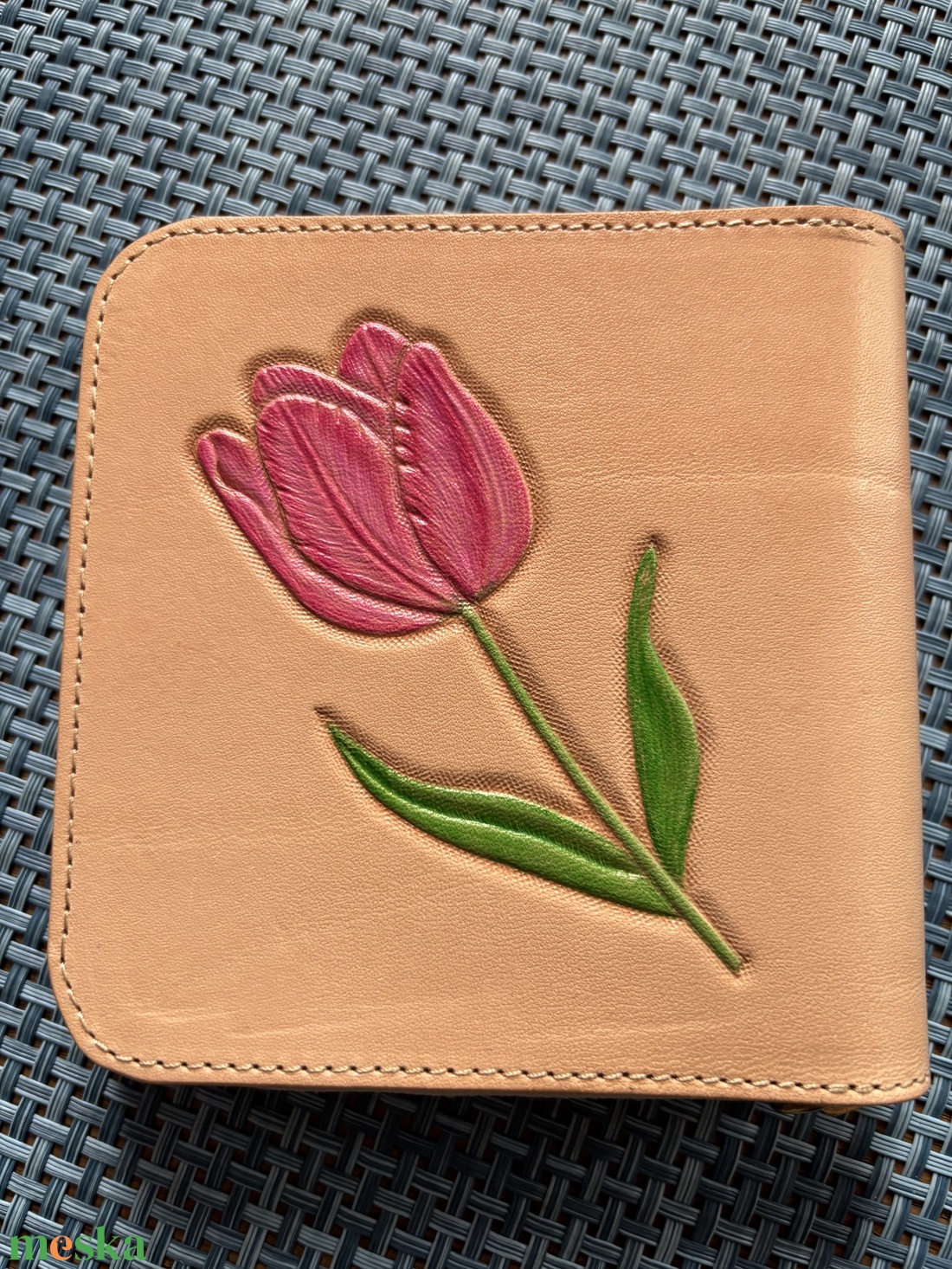 Női bőrpénztárca - Tulipán vésettel - táska & tok - pénztárca & más tok - pénztárca - női pénztárca - Meska.hu Női bőrpénztárca - Tulipán vésettel - táska & tok - pénztárca & más tok - pénztárca - női pénztárca - Meska.hu