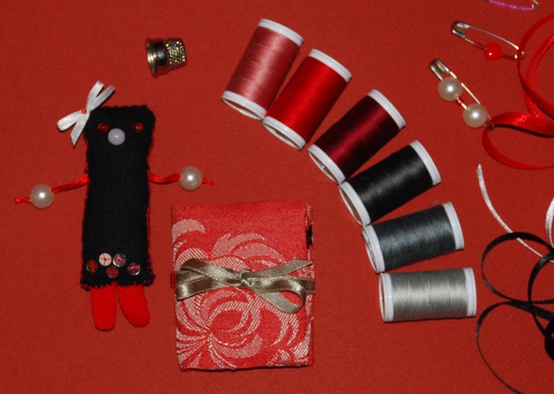 Bonini Varródoboza - Vörös-Fehér-Fekete -  - Meska.hu