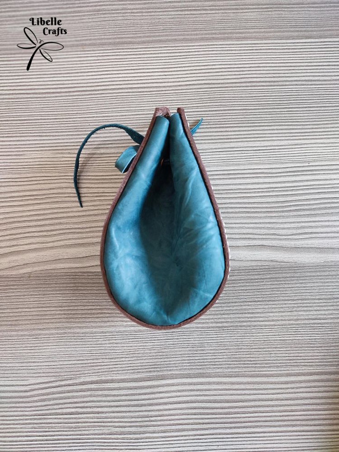 Remeték Titkos Társasága logóval ellátott kockatartó szütyő - játék & sport - táblajáték és kártyajáték - társasjátékok - dobókocka - Meska.hu