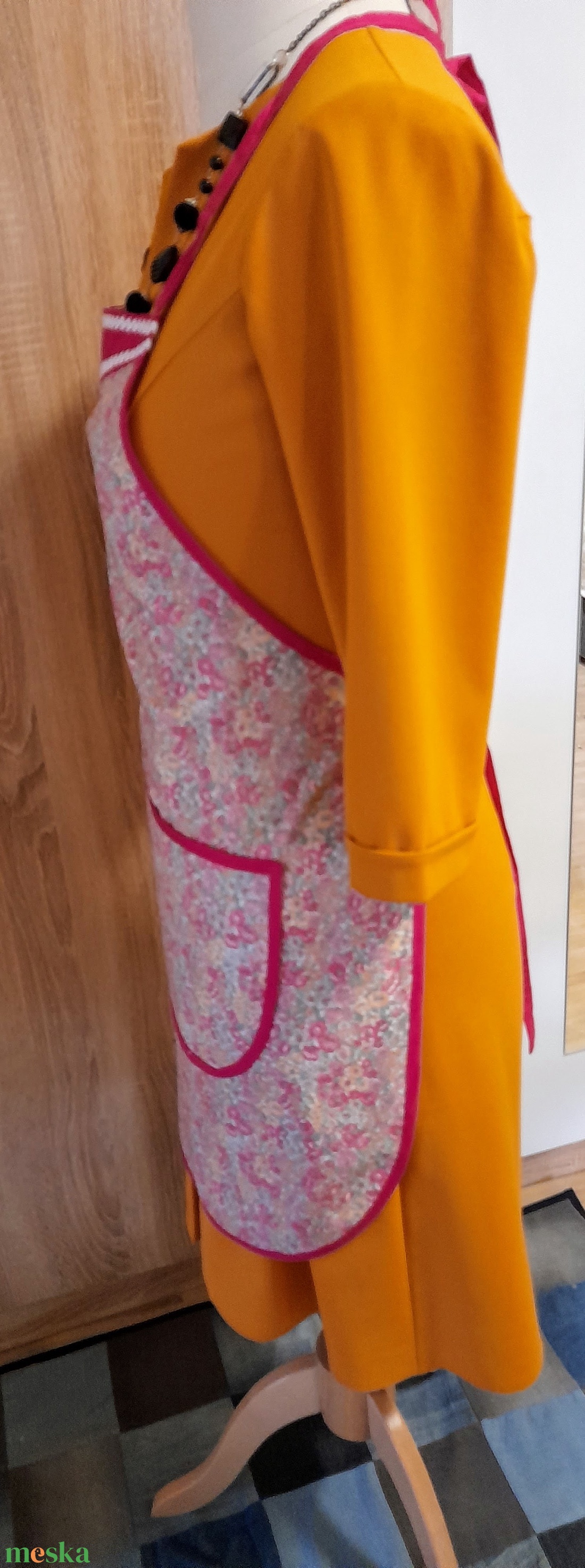 Kötény virágos - otthon & életmód - konyhafelszerelés, tálalás - konyhai textil - kötény - Meska.hu Kötény virágos - otthon & életmód - konyhafelszerelés, tálalás - konyhai textil - kötény - Meska.hu