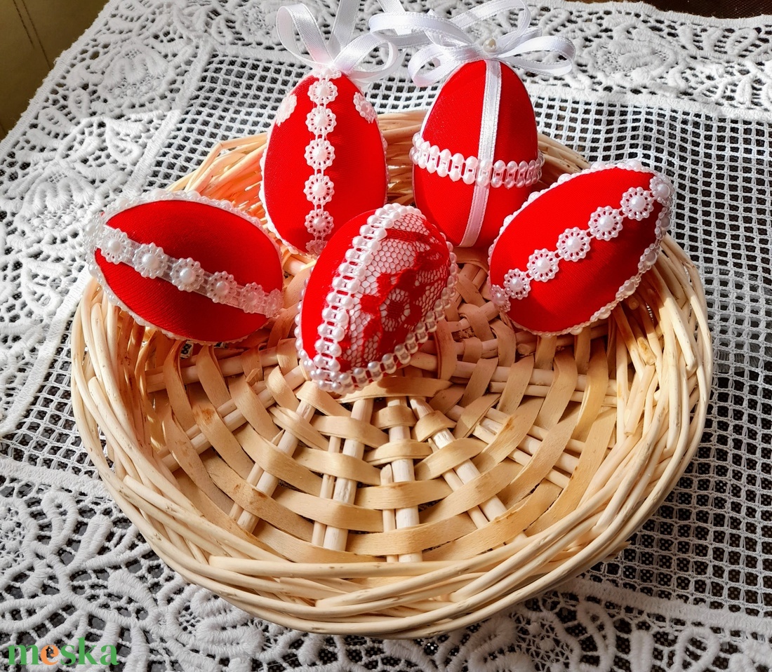 Húsvéti tojás gyöngyökkel díszítve - otthon & lakás - dekoráció - dísztárgy - Meska.hu