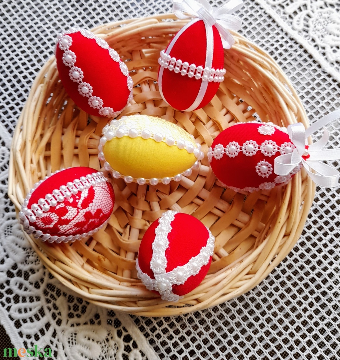 Húsvéti tojás gyöngyökkel díszítve - otthon & lakás - dekoráció - dísztárgy - Meska.hu