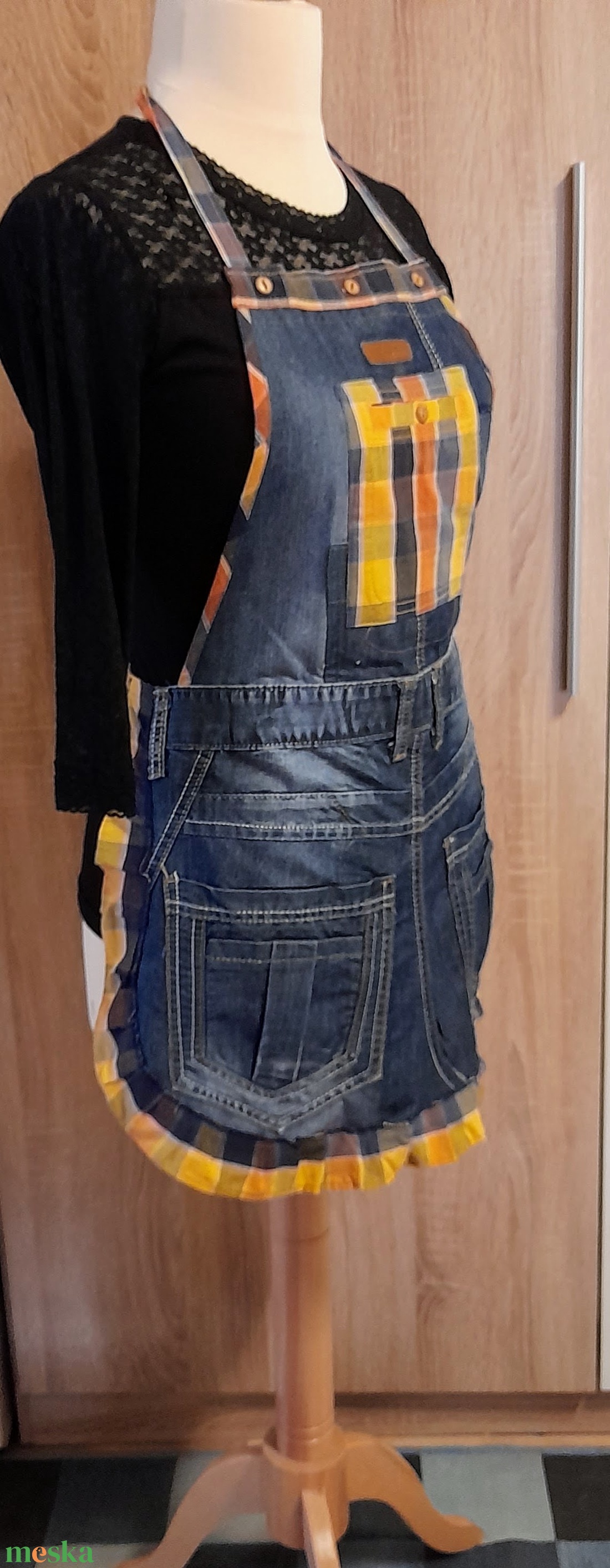 Női farmerkötény kockás fodros - otthon & életmód - konyhafelszerelés, tálalás - konyhai textil - kötény - Meska.hu Női farmerkötény kockás fodros - otthon & életmód - konyhafelszerelés, tálalás - konyhai textil - kötény - Meska.hu