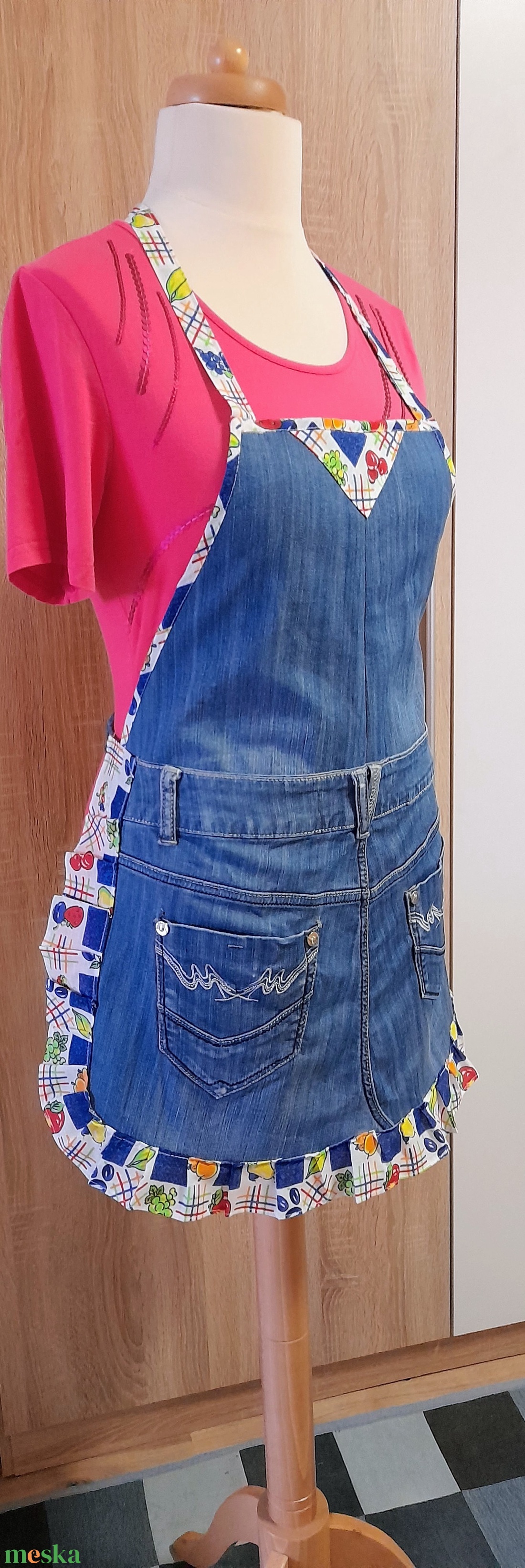 Kék női farmer kötény szélén fodorral. - otthon & életmód - konyhafelszerelés, tálalás - konyhai textil - kötény - Meska.hu