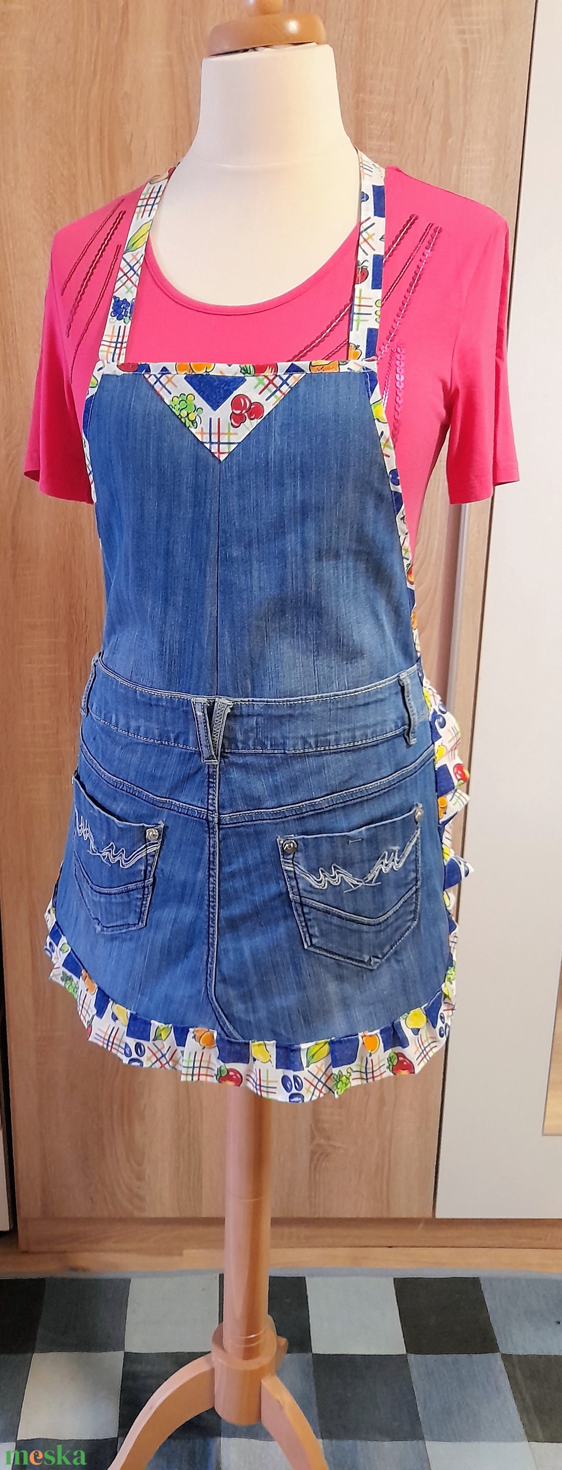 Kék női farmer kötény szélén fodorral. - otthon & életmód - konyhafelszerelés, tálalás - konyhai textil - kötény - Meska.hu