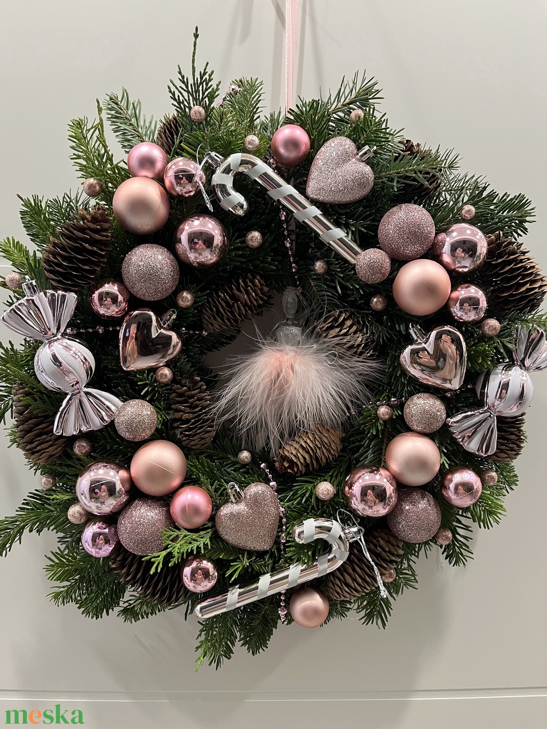 Rózsaszín, élő fenyős, kopogtató - karácsony - adventi díszek - adventi ajtódísz - Meska.hu Rózsaszín, élő fenyős, kopogtató - karácsony - adventi díszek - adventi ajtódísz - Meska.hu