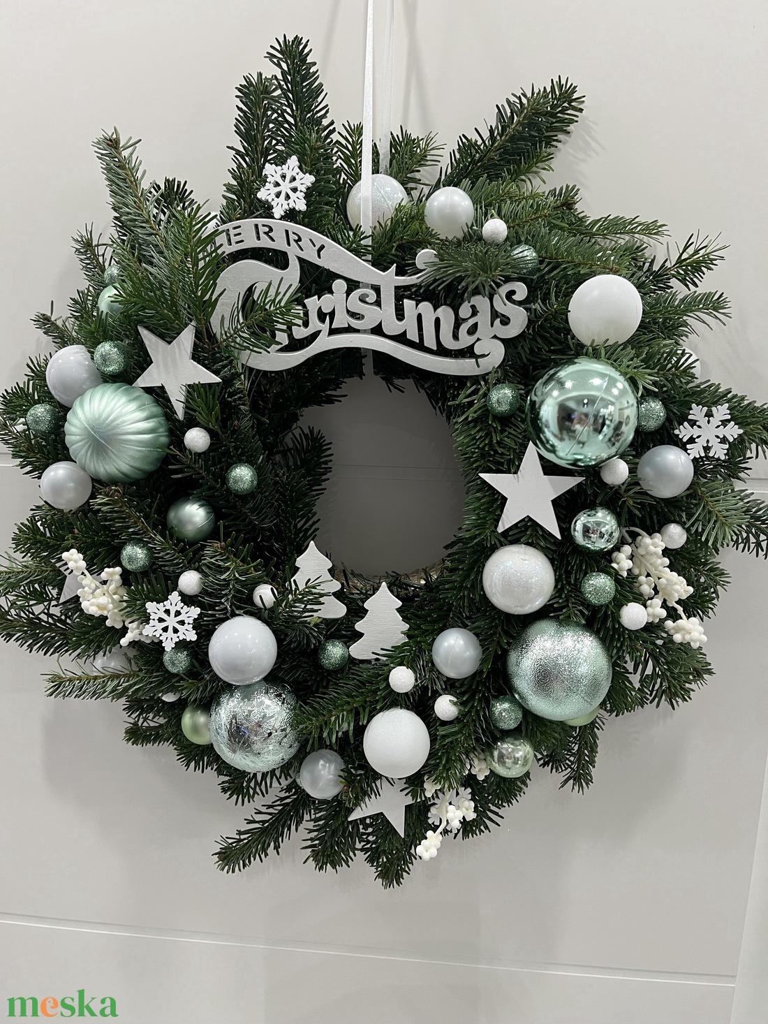 Élő fenyős, menta-fehér kopogtató - karácsony - adventi díszek - adventi ajtódísz - Meska.hu