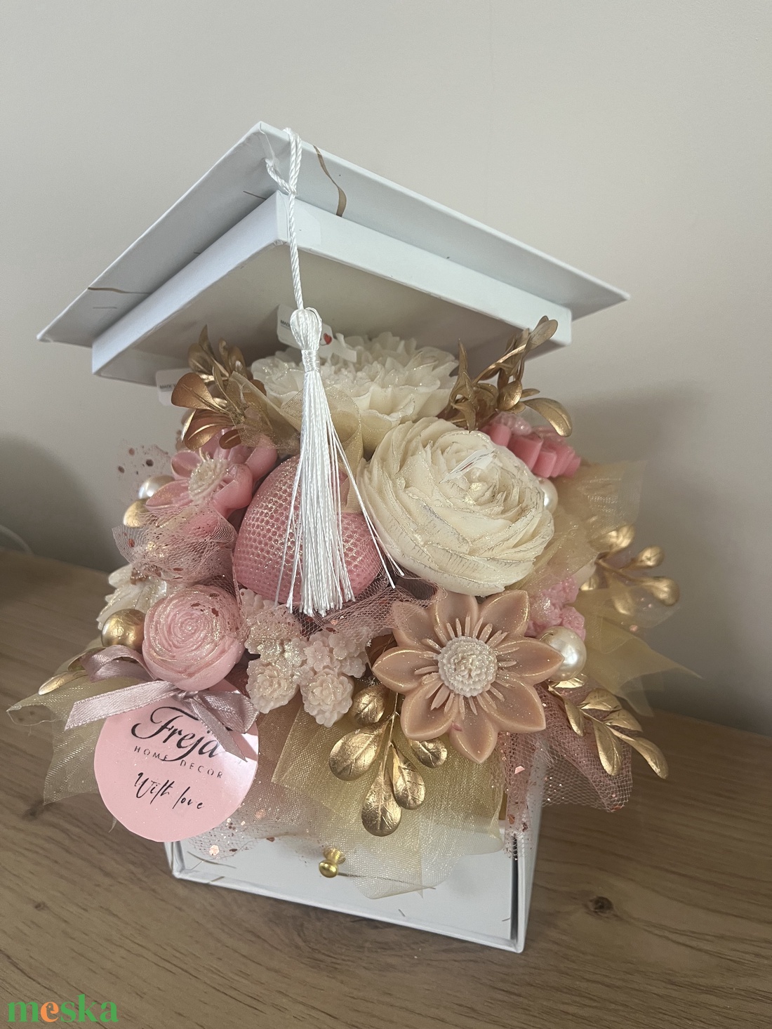 Illatvisz és szójaviasz gyertya box ballagásra - otthon & életmód - virágdekoráció - virágok - virágbox - Meska.hu