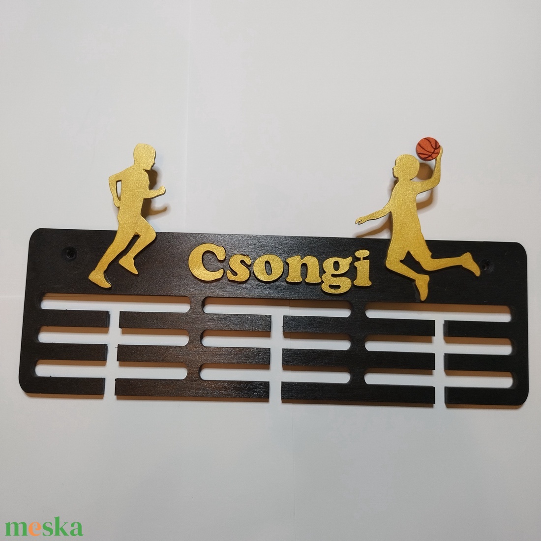 Névreszóló éremtartó, minden sporthoz - otthon & életmód - dekoráció - fali és függő dekoráció - falra akasztható dekor - Meska.hu
