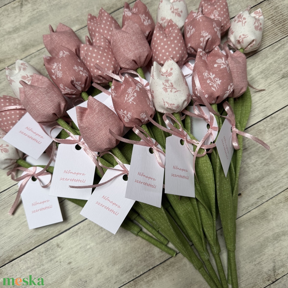 Nőnapi textil tulipánok / szett: 20 db/ ingyen ajándékkísérővel - otthon & életmód - virágdekoráció - virágok - szálas virág - Meska.hu