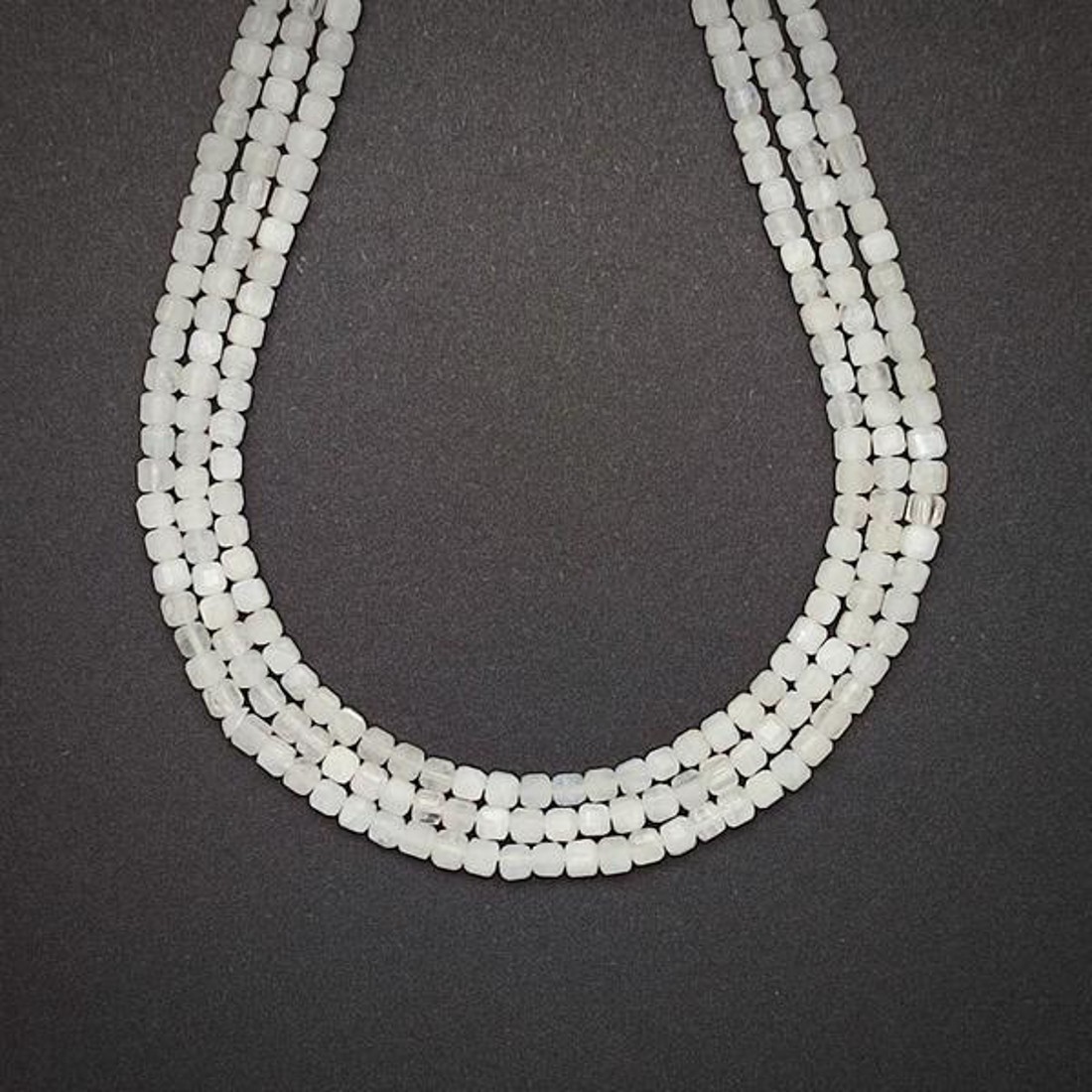 Holdkő fazettált fehér kocka 3x3mm ékszerkészítő alapanyag (füzér) - kellékek & szerszámok - ásvány alapanyag - ásványfüzér - Meska.hu Holdkő fazettált fehér kocka 3x3mm ékszerkészítő alapanyag (füzér) - kellékek & szerszámok - ásvány alapanyag - ásványfüzér - Meska.hu