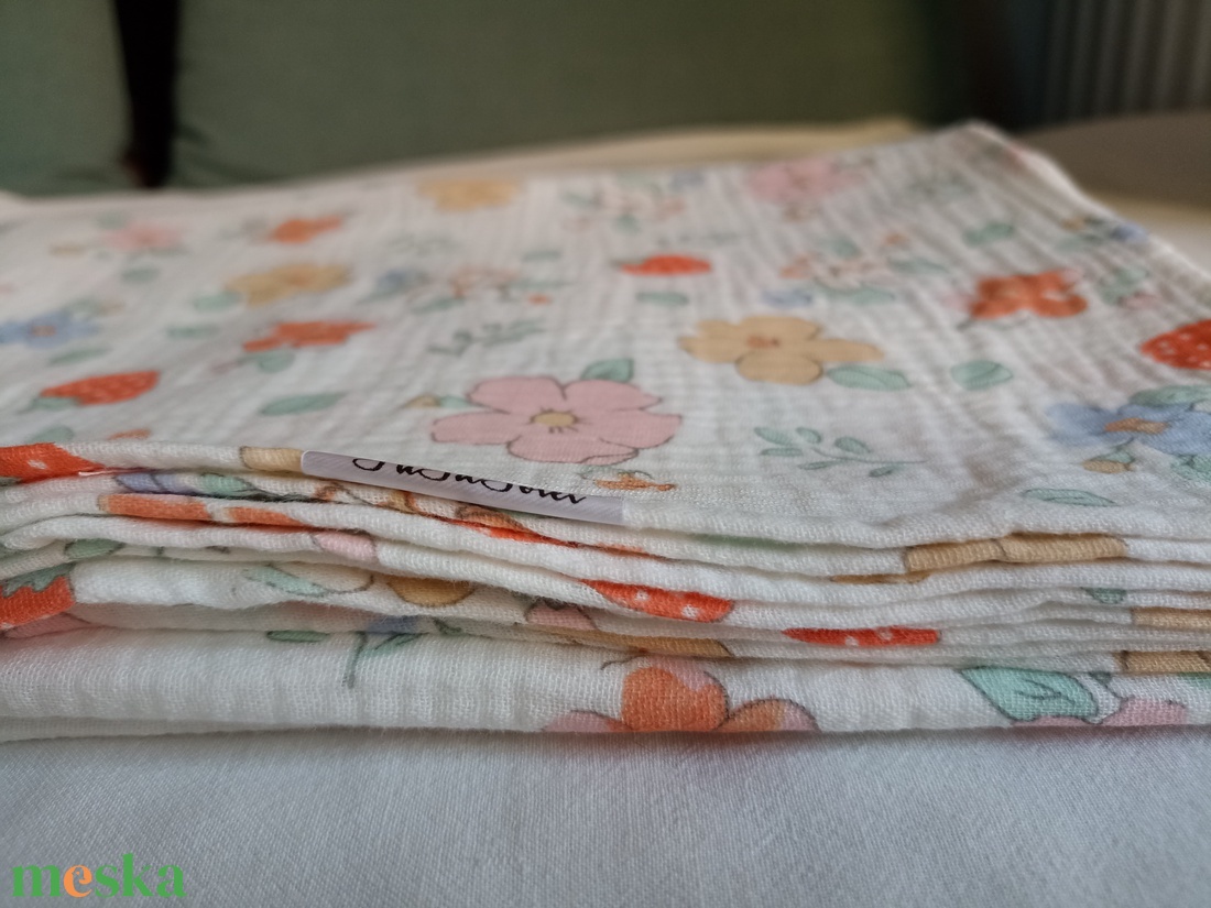 Ovis nyári géztakaró 100x130 cm duplagéz gyerektakaró  epres - otthon & életmód - babaszoba, gyerekszoba - babatakaró, gyerek pléd - Meska.hu