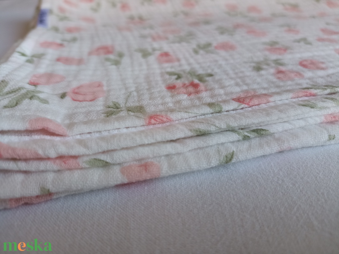 Nyári muszlin babatakaró kánikula duplagéz gyerektakaró 70x90 cm rózsa virág - otthon & életmód - babaszoba, gyerekszoba - babatakaró, gyerek pléd - Meska.hu Nyári muszlin babatakaró kánikula duplagéz gyerektakaró 70x90 cm rózsa virág - otthon & életmód - babaszoba, gyerekszoba - babatakaró, gyerek pléd - Meska.hu