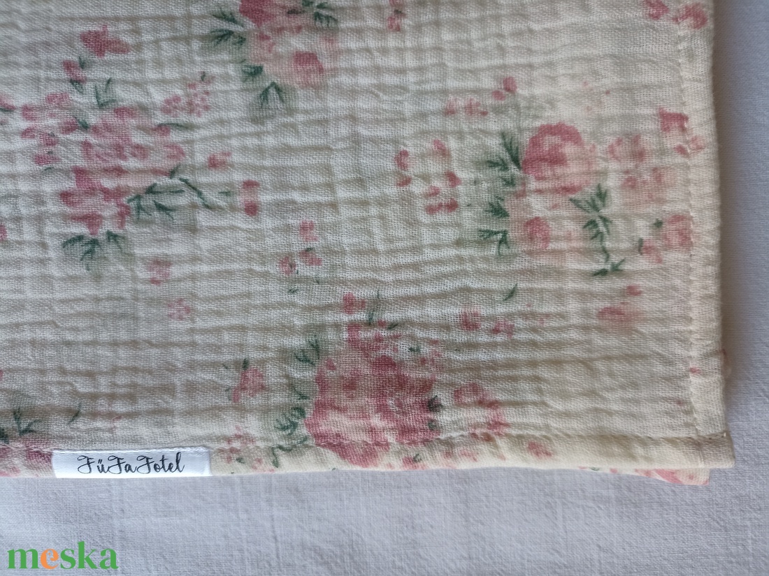 Nyári muszlin babatakaró kánikula duplagéz gyerektakaró 70x90 cm romantikus virágok - otthon & életmód - babaszoba, gyerekszoba - babatakaró, gyerek pléd - Meska.hu Nyári muszlin babatakaró kánikula duplagéz gyerektakaró 70x90 cm romantikus virágok - otthon & életmód - babaszoba, gyerekszoba - babatakaró, gyerek pléd - Meska.hu