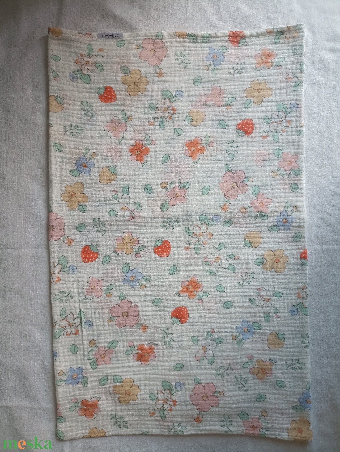 Duplagéz parnahuzat IKEA-s 3x55 cm-s gyerekpárnához virágos epres - játék & sport - ovis felszerelés - ovis ágynemű - Meska.hu Duplagéz parnahuzat IKEA-s 3x55 cm-s gyerekpárnához virágos epres - játék & sport - ovis felszerelés - ovis ágynemű - Meska.hu