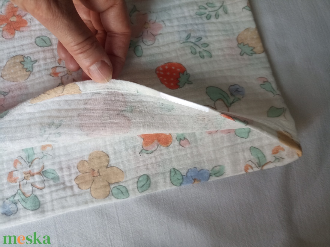 Duplagéz parnahuzat IKEA-s 3x55 cm-s gyerekpárnához virágos epres - játék & sport - ovis felszerelés - ovis ágynemű - Meska.hu Duplagéz parnahuzat IKEA-s 3x55 cm-s gyerekpárnához virágos epres - játék & sport - ovis felszerelés - ovis ágynemű - Meska.hu